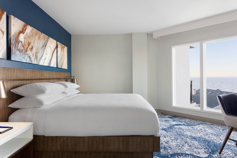 Delta Hotels by Marriott Virginia Beach Waterfront Suites - photo 6