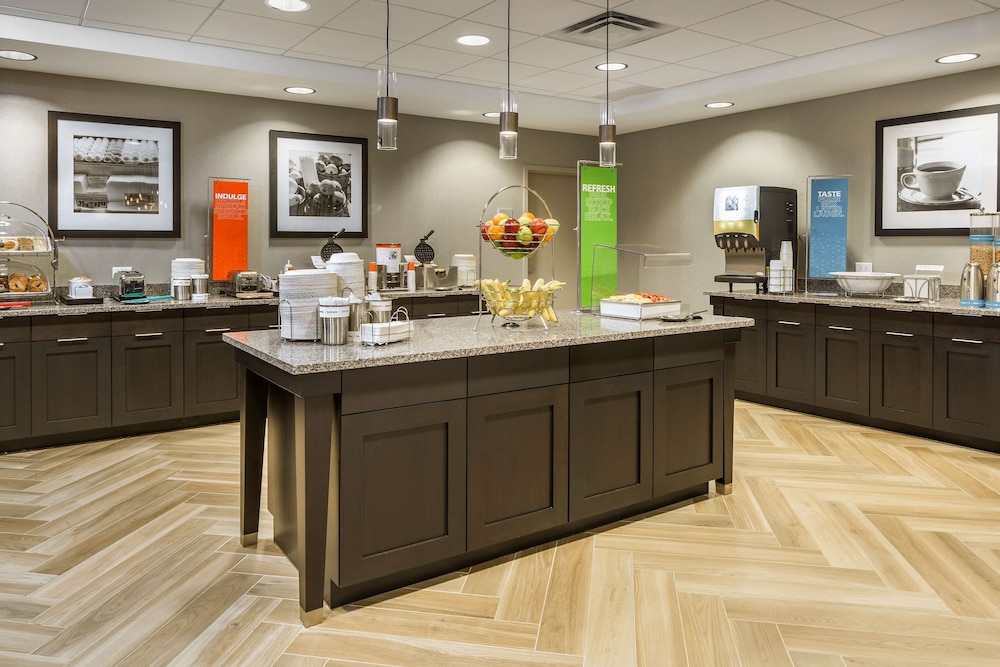 Hampton Inn & Suites Newport Cincinnati - photo 40