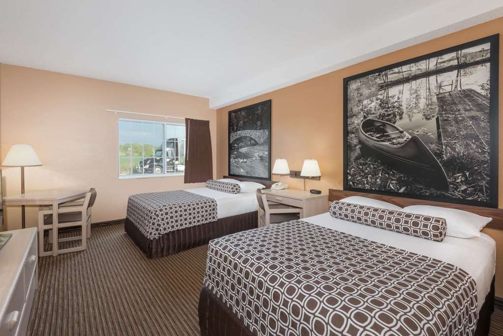 Super 8 by Wyndham Fort Dodge IA - photo 8