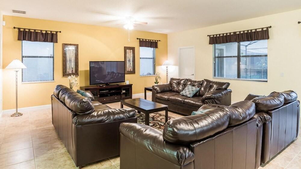 Hotel 1424 Thunderbird Road - photo 17
