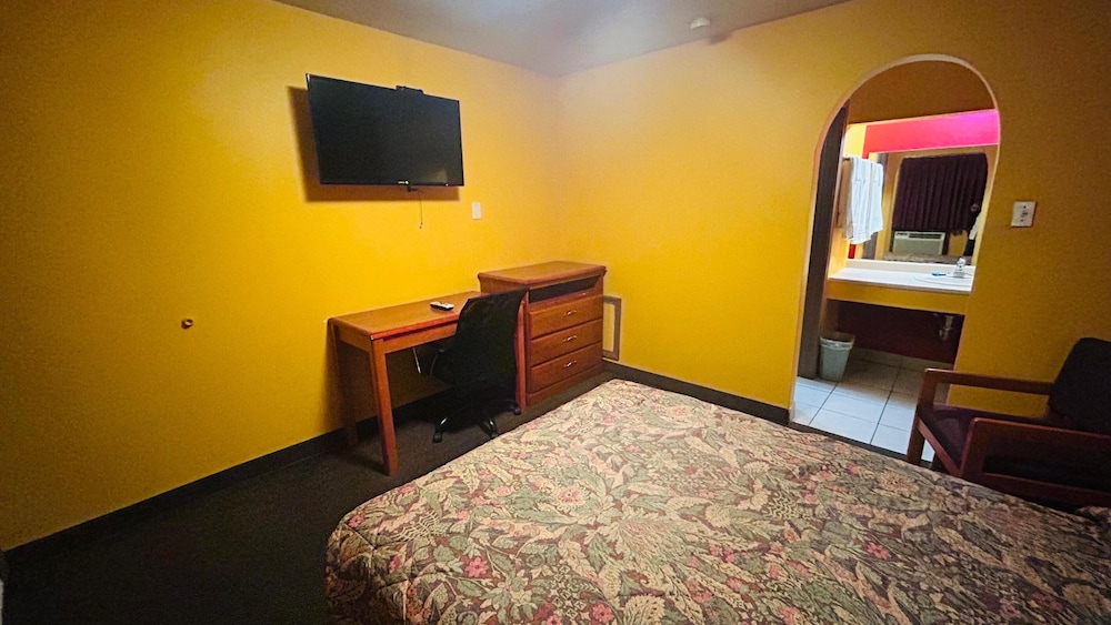 Relax Inn By OYO Sulphur Hwy 90 - photo 8