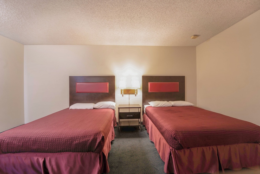 Royal Plaza Inn Indio - photo 38