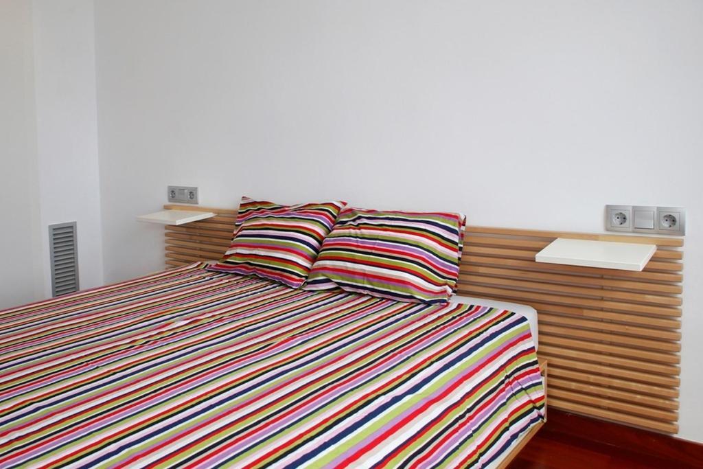 AT051 A pocos metros de la playa equipamiento completo piscina comunitaria — 4-Star Luxury Hotel in Torredembarra, Spain