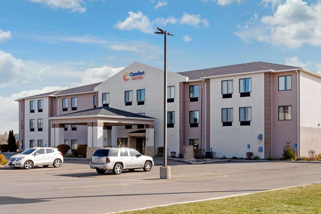 Comfort Suites South Haven near I 96 - photo 3