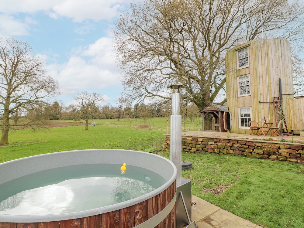 The Lazy Squire by The Water — hotel in Rugeley