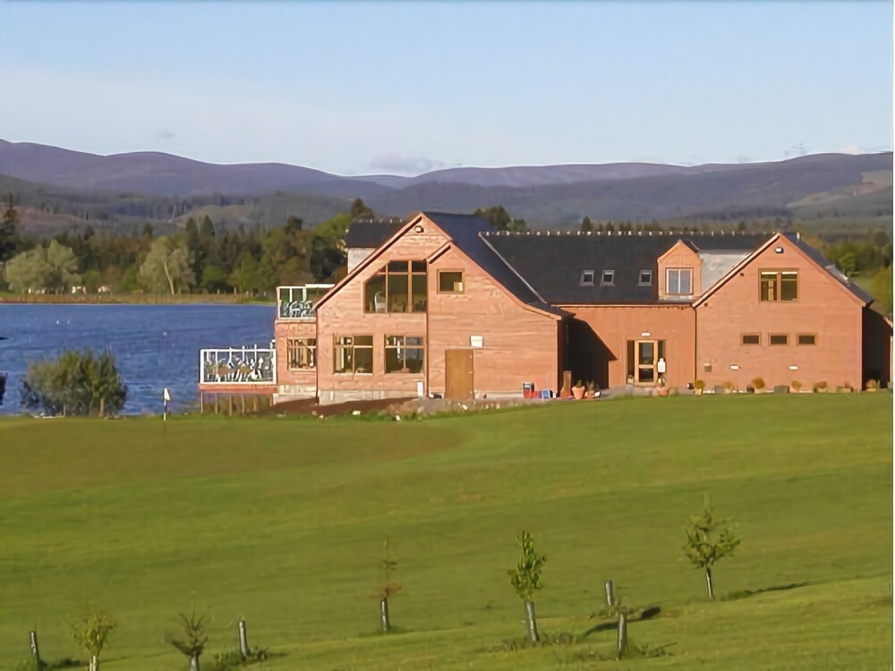 The Lodge on the Loch of Aboyne — 4-Star Luxury Hotel in Aboyne, United Kingdom