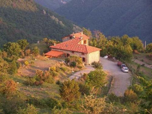 Casa della Barcareccia — 4-Star Luxury Hotel in Calice Al Cornoviglio, Italy
