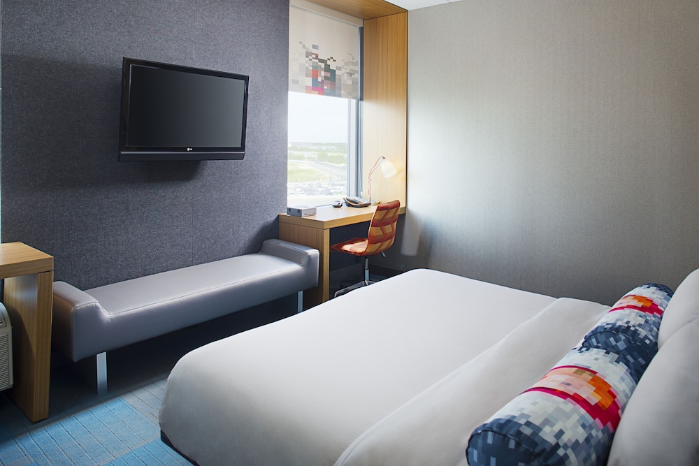 Aloft Philadelphia Airport - photo 5