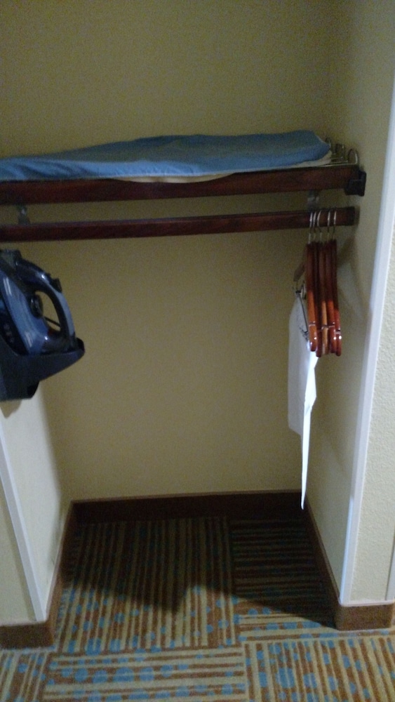 Holiday Inn Express Hotel & Suites PERRY by IHG - photo 35