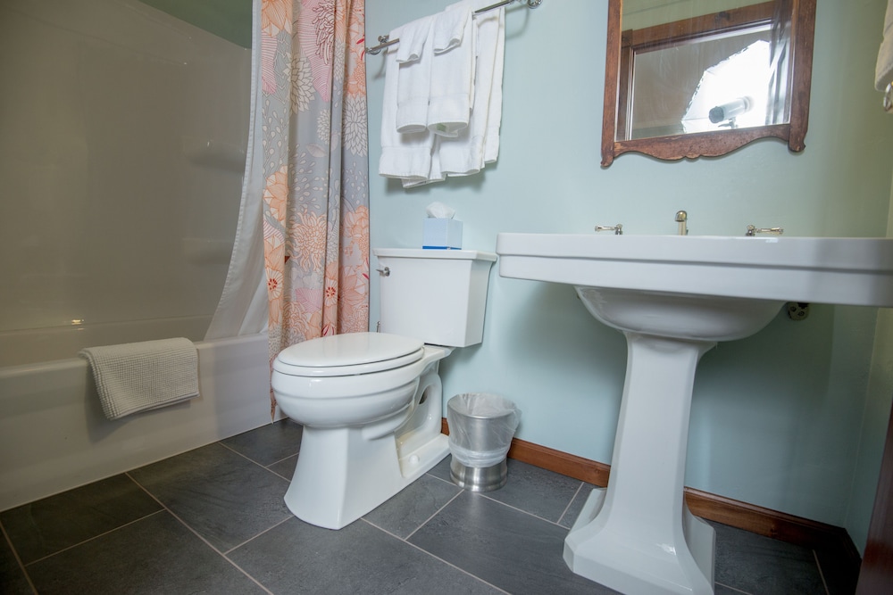 Inn at Cedar Crossing - photo 28