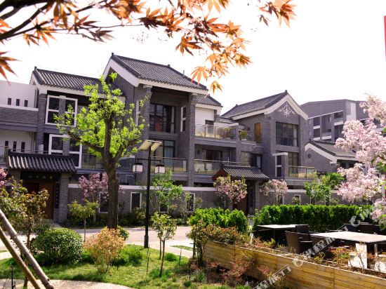 Rain Wood Town Hotel Resort of Yuntai Mountain in Xiuwu Chengguanzhen, People's Republic of China