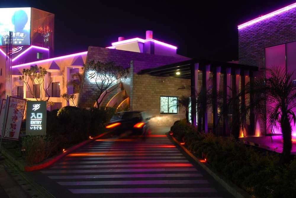 Romantic Code Motel - carbon neutral hotel in Tainan