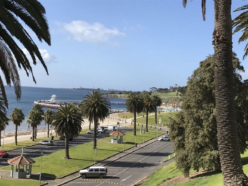 Mibnb Geelong CBD — 4-Star Luxury Hotel in Geelong, Australia