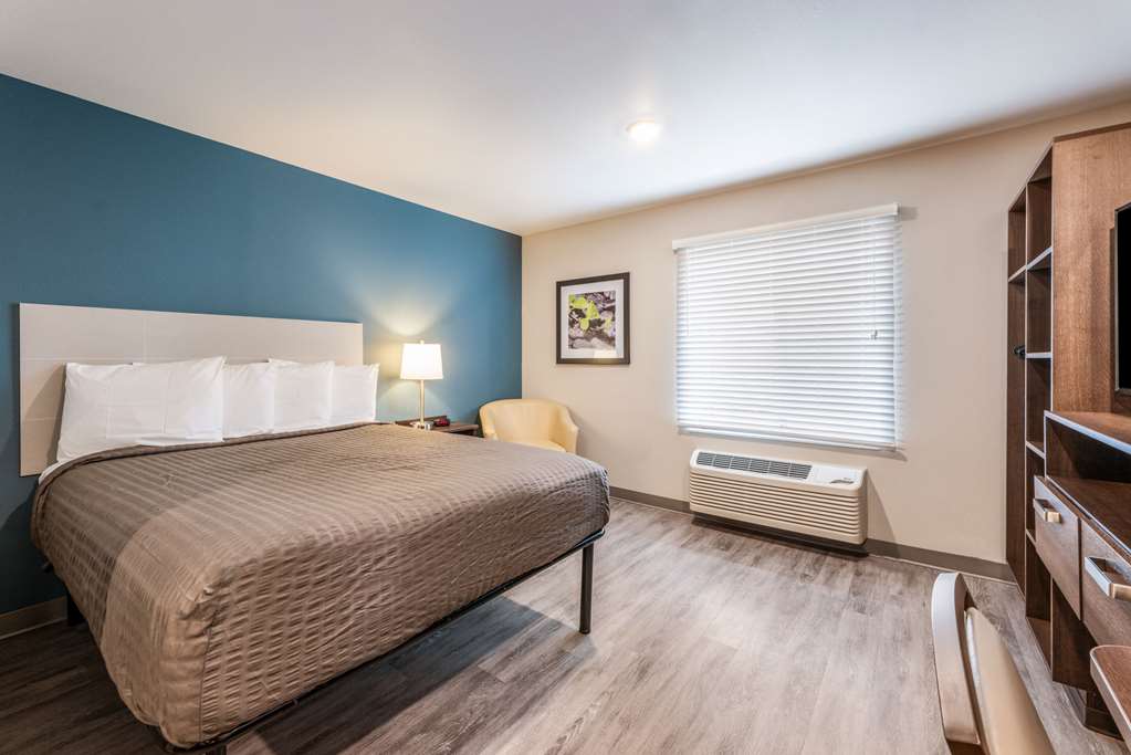 WoodSpring Suites Linden - photo 19