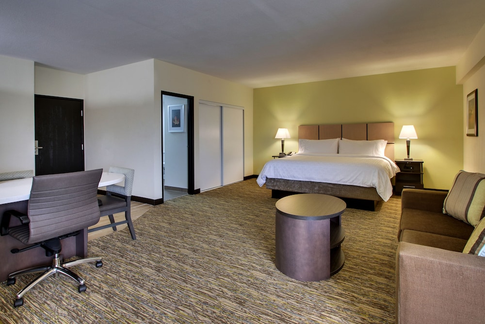 Candlewood Suites Wichita East by IHG - photo 15