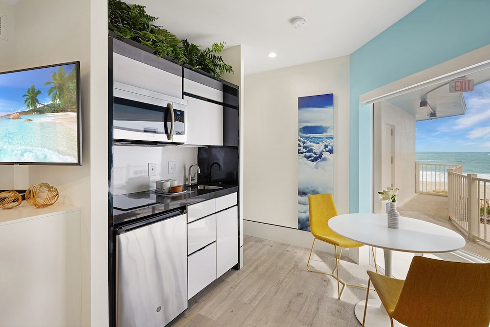 Ocean Treasure Beachside Suites - photo 43