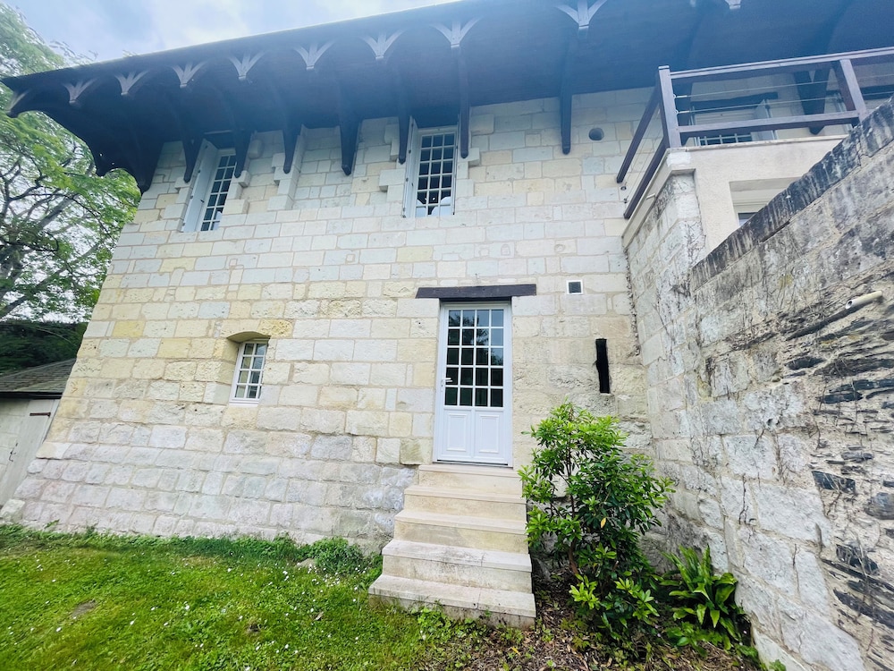 Domaine Jeanne de Laval — 4-Star Luxury Hotel in La Bohalle, France