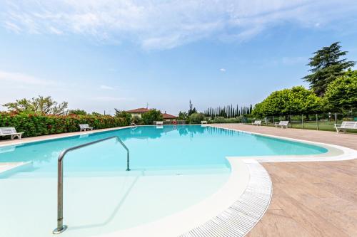 Villa Vista Lago — 4-Star Luxury Hotel in Bardolino, Italy