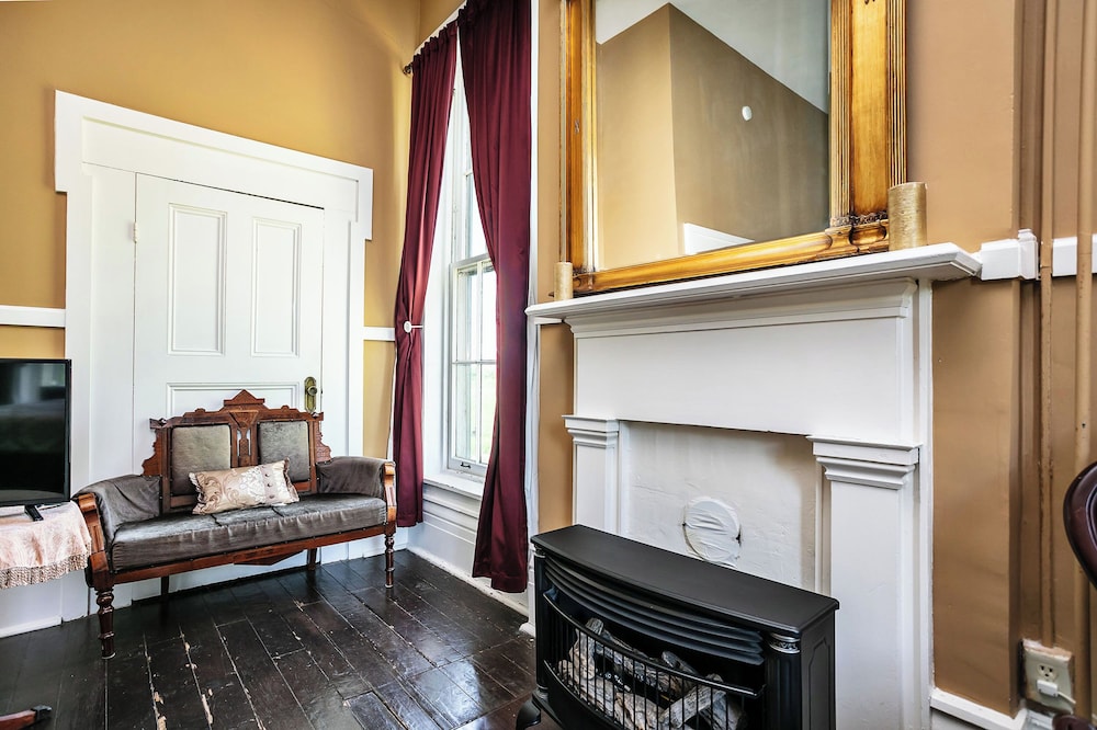 Historic Maple Hill Manor - photo 31