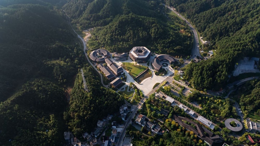 Hilton Garden Inn Jingdezhen Taoyuan Valley in Jingdezhen, People's Republic of China