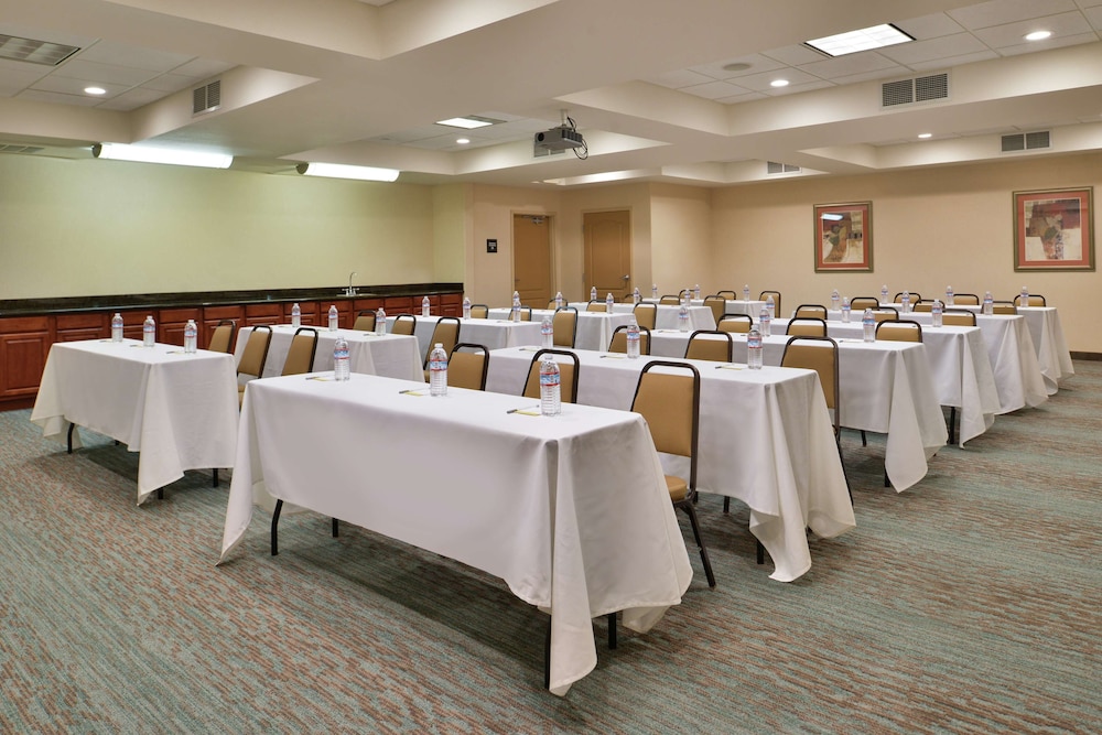Hampton Inn & Suites Woodland Sacramento Area - photo 48