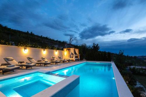 Villa Nava — 4-Star Luxury Hotel in Zrnovnica, Croatia