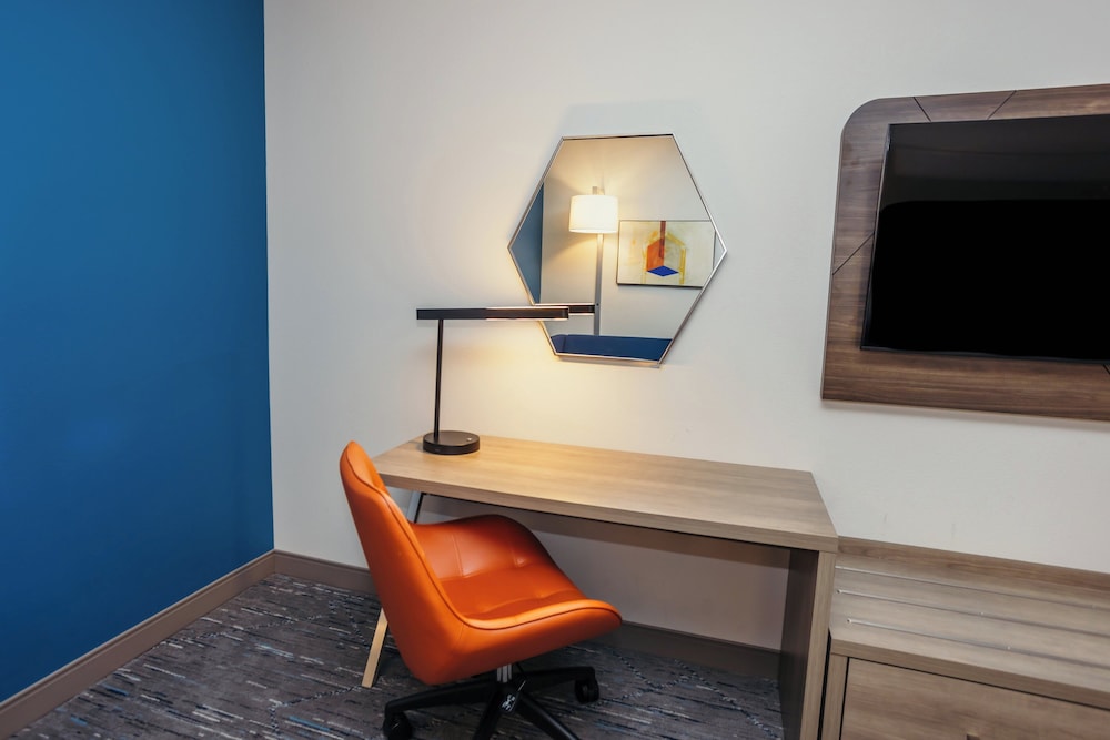 Holiday Inn Express Des Moines Ankeny by IHG - photo 14