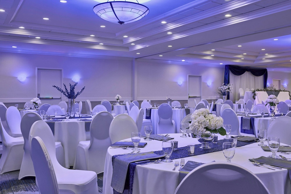Delta Hotels by Marriott Muskegon Convention Center - photo 40