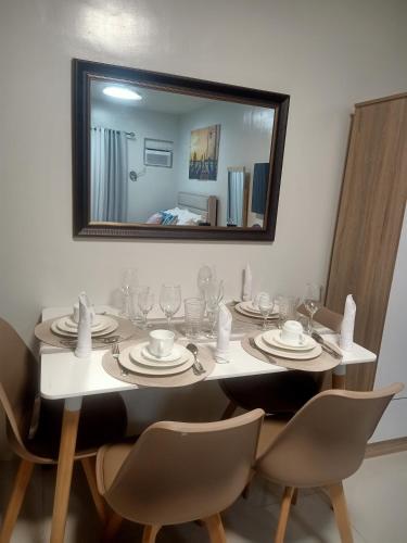 Precious Florannjoe — hotel in Las Pinas