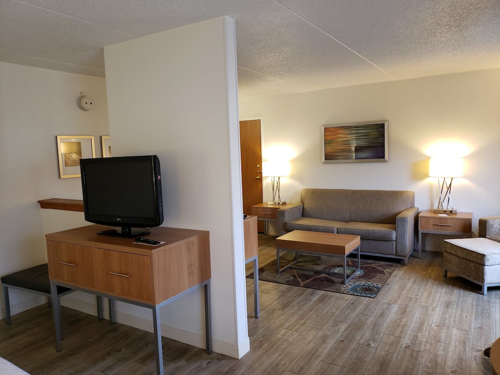 Holiday Inn Express Pittsburgh North by IHG - photo 13