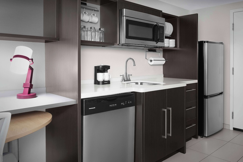 Home2 Suites by Hilton Greensboro Airport NC - photo 11