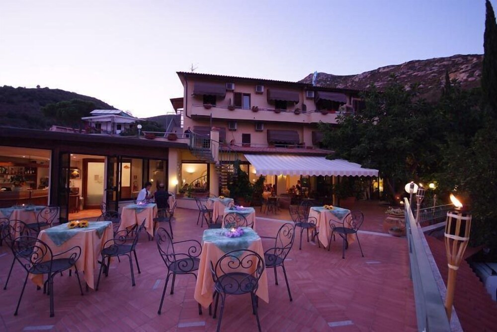 Hotel Anna — hotel in Marina Di Campo