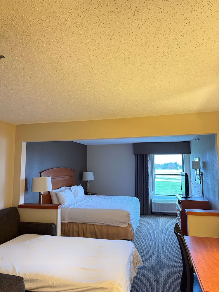 SureStay by Best Western Forsyth Decatur - photo 10