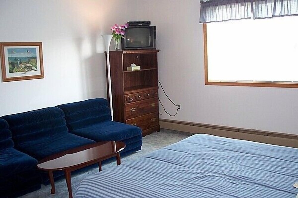 Aquarius Arms Motel - photo 13