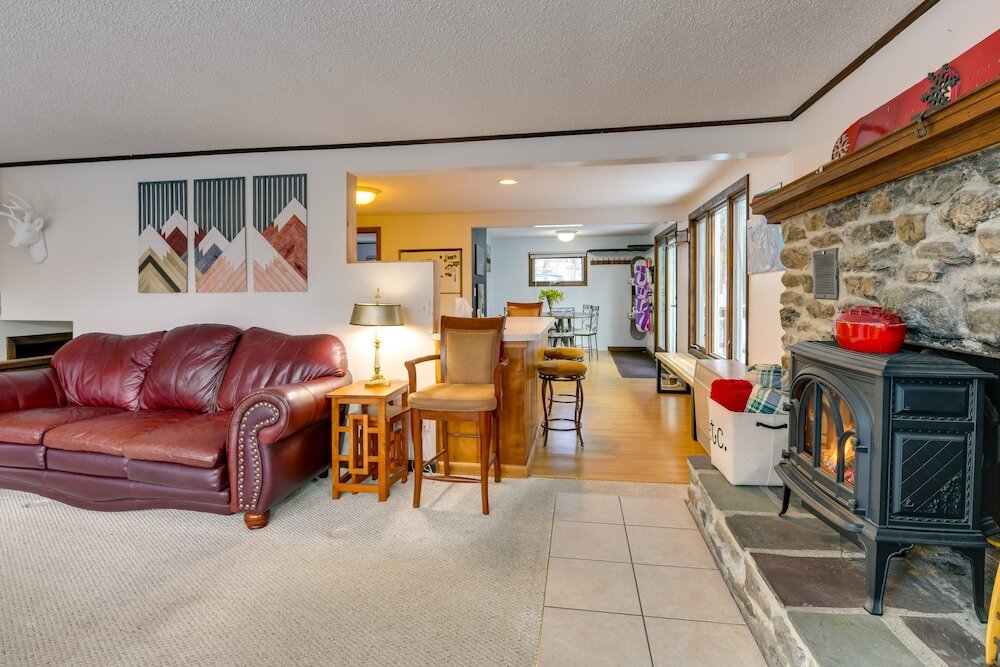 Pet friendly Home w Deck: 4 Mi to Jay Peak Resort - photo 13
