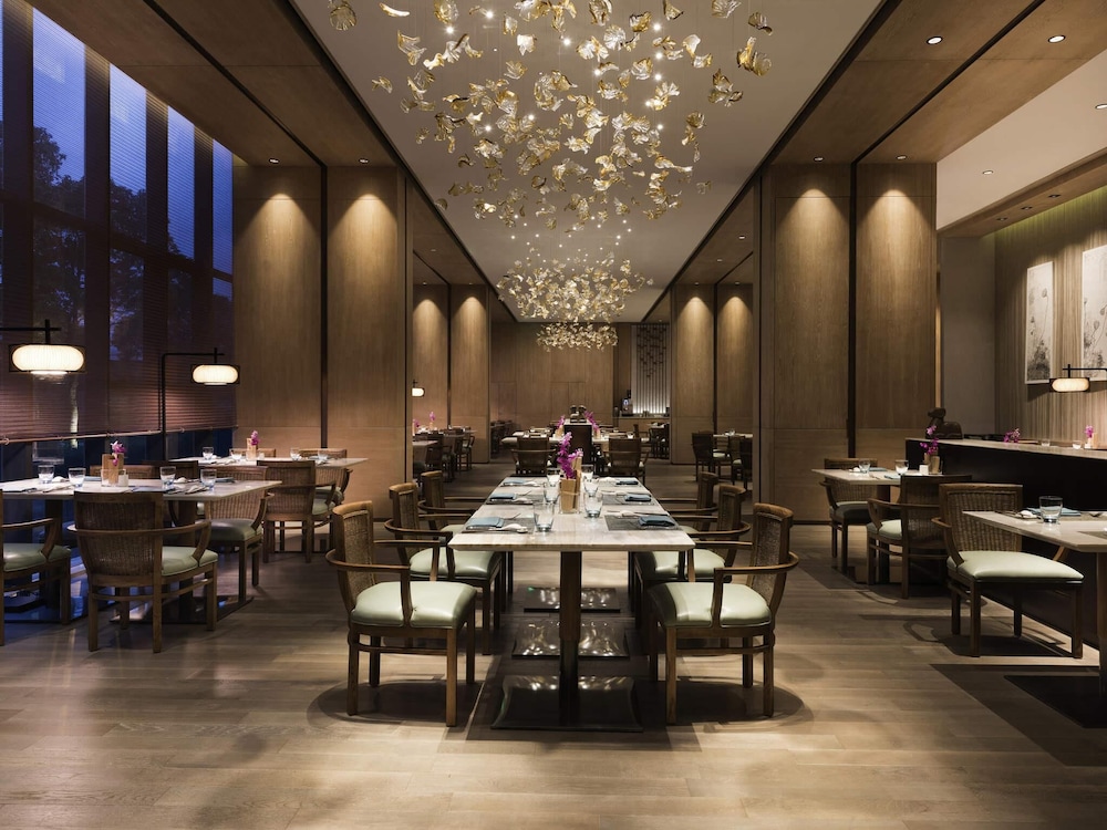 Novotel Shanghai Clover — 4-Star Luxury Hotel in Shanghai, People's Republic of China