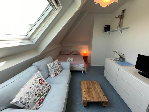 Studio Cosy Avec Parking Prive in Caen, France