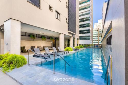 IFT Ed. Infinity Tower Flat 350m da Meia Praia in Itapema, Brasil