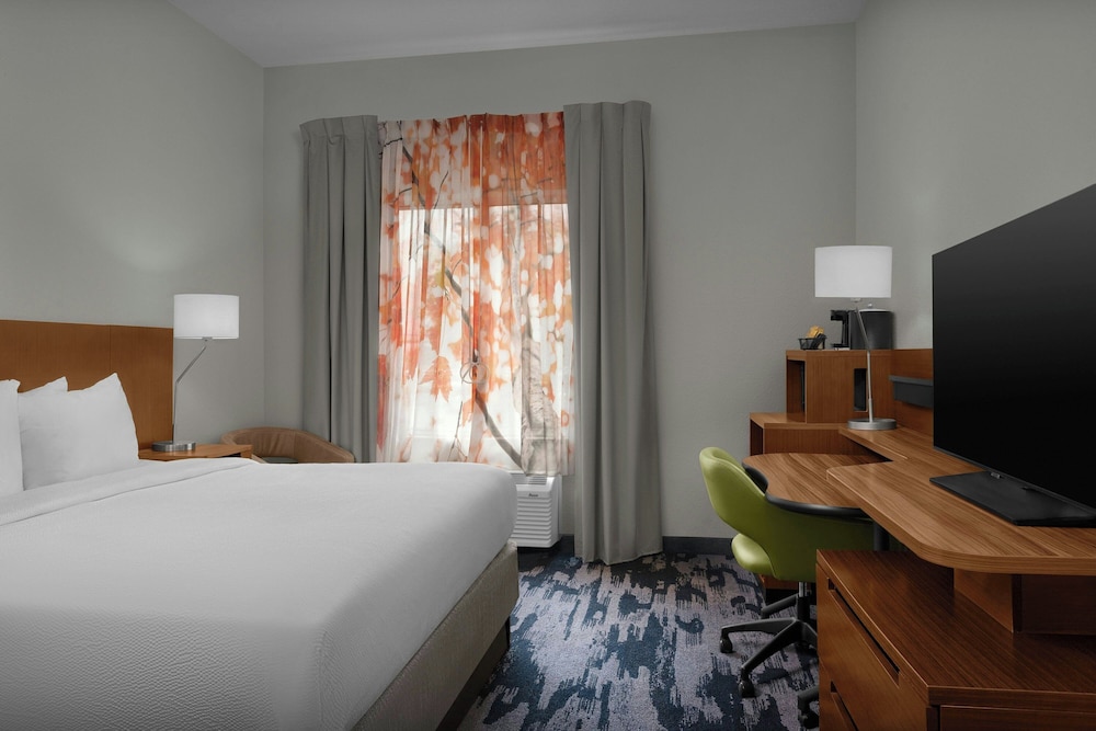 Fairfield by Marriott Inn & Suites Emporia I 95 - photo 7