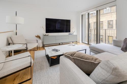 Luxury Central Mayfair Townhouse with AC 3BR 3BA — 4-Star Luxury Hotel in London, United Kingdom