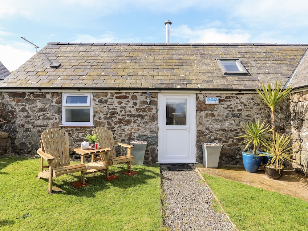 Cowshed - carbon neutral hotel in Pwllheli