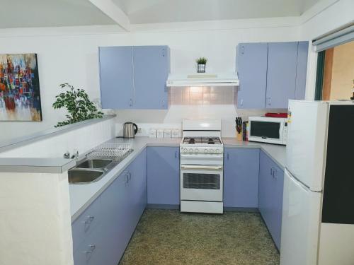 Busselton Holiday Units — Busselton — photo 4