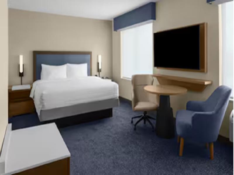 Hampton Inn & Suites By Hilton Long Island Farmingdale - photo 15