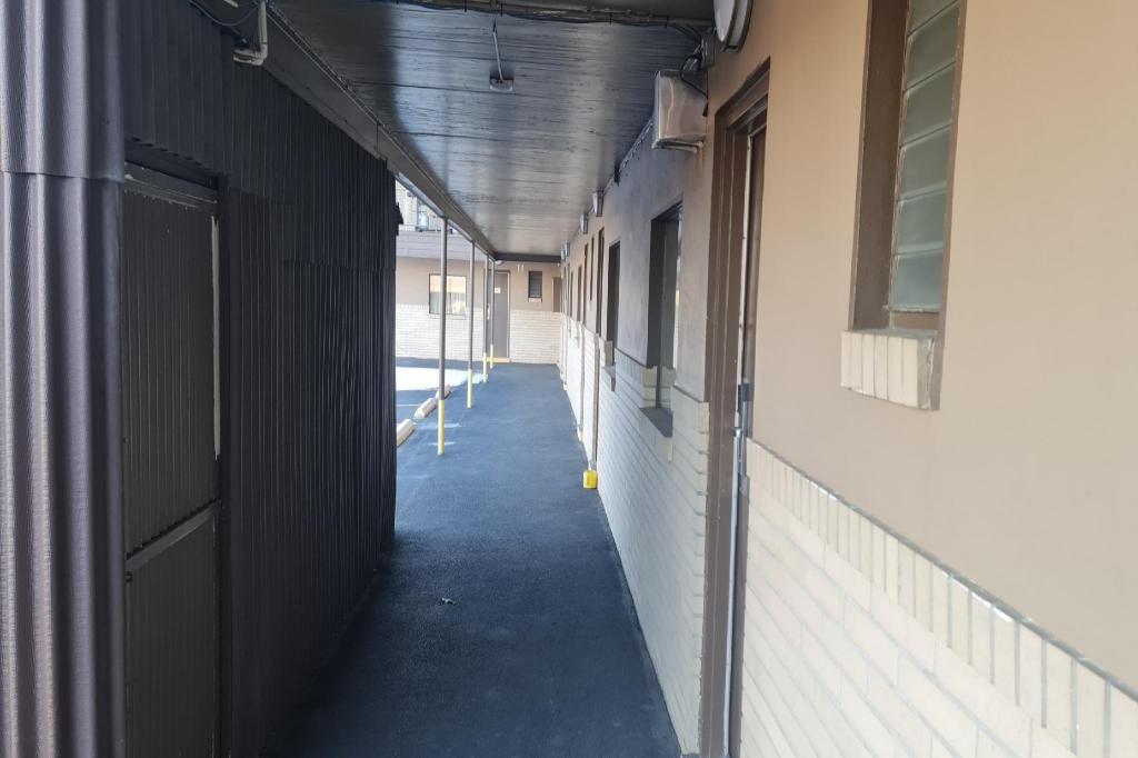 DuBois Manor Motel - photo 2