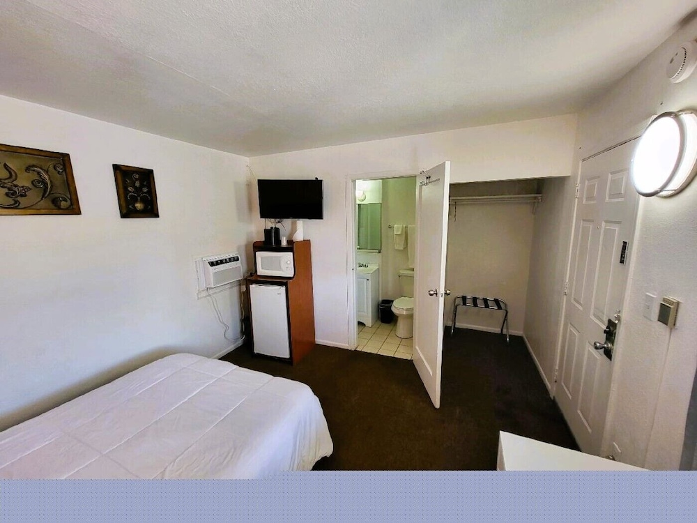 Rose's Motel - photo 82