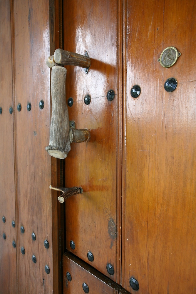Palacio Viejo de Las Corchuelas — Torrejon El Rubio — photo 2