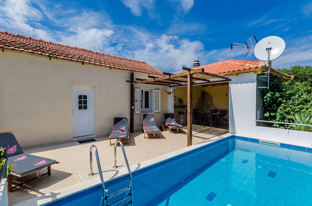 Villa Dalmatian Gem — 4-Star Luxury Hotel in Cavtat, Croatia