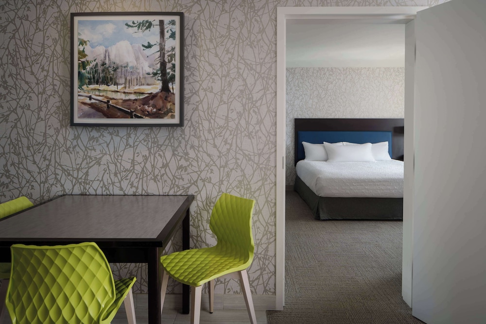 Home2 Suites by Hilton Bellingham Airport - photo 10