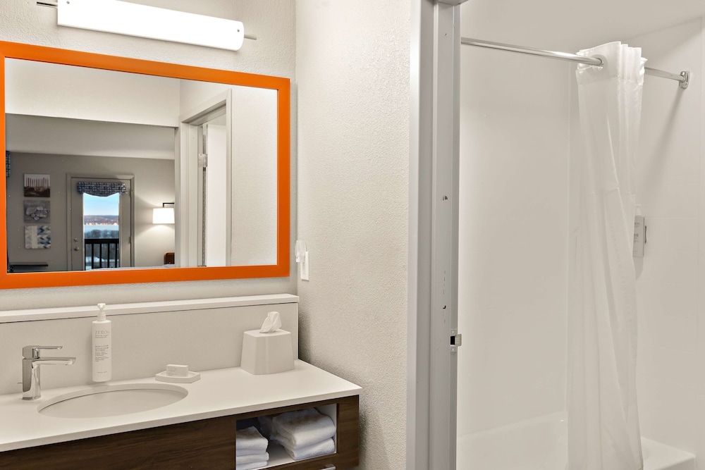 Hampton Inn & Suites by Hilton Petoskey - photo 47