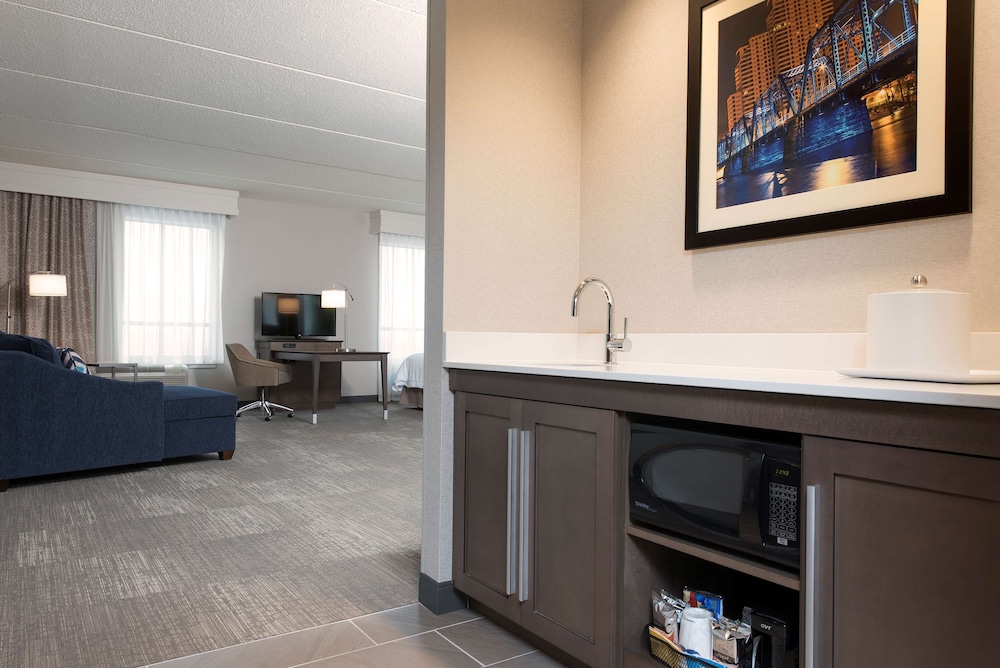 Hampton Inn & Suites Grand Rapids Downtown - photo 29
